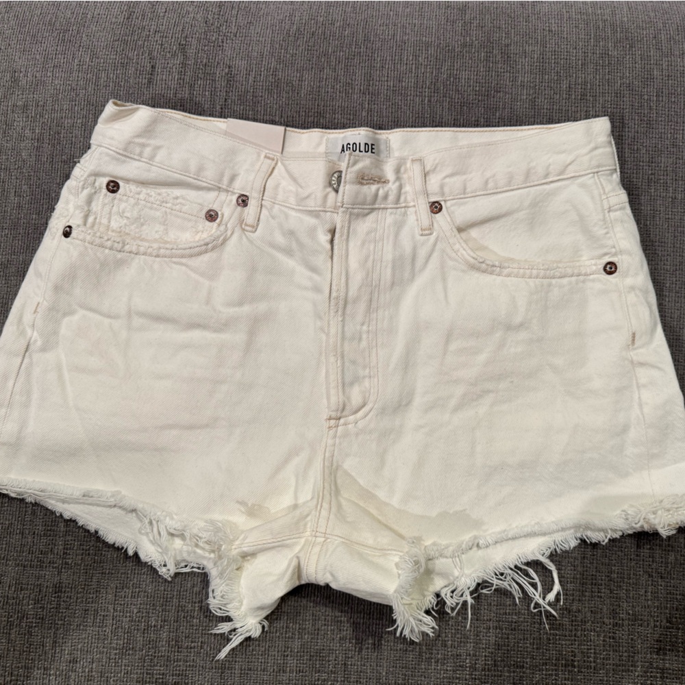 Agolde Parker short, size 27, new with tags. Color “Platinum”.